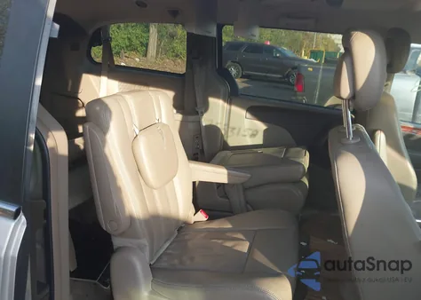 2016 Chrysler Town & Country Touring from USA, damaged, VIN 2C4RC1BG7GR111224